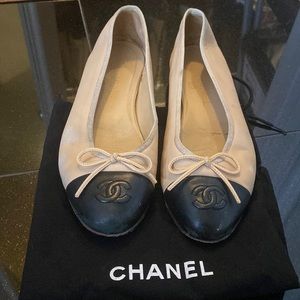 Chanel Flats beige and black size 6